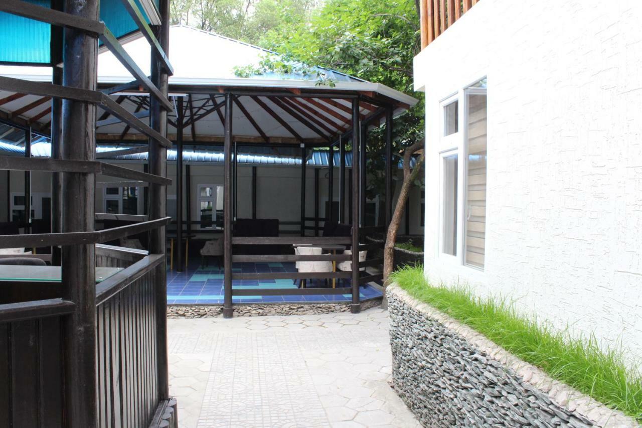 Park Hostel أوش المظهر الخارجي الصورة