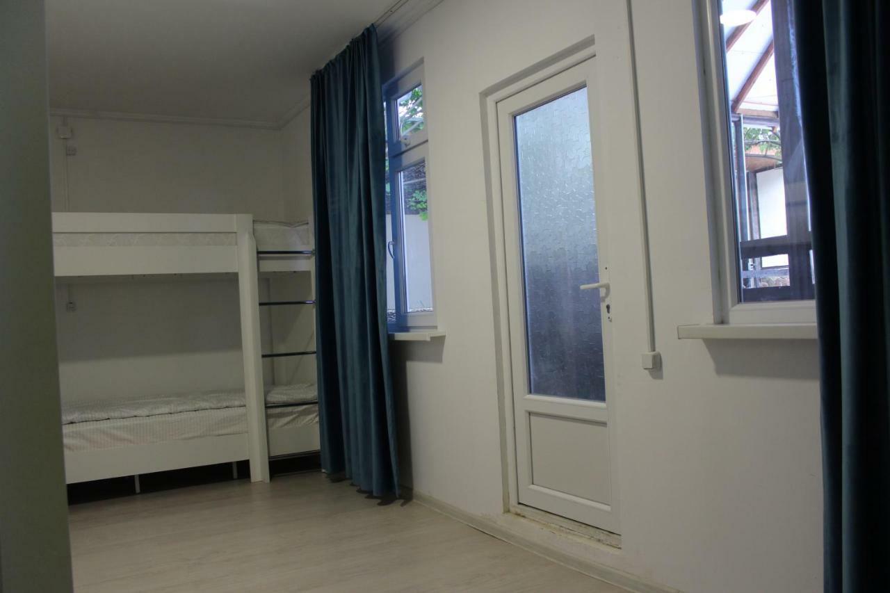 Park Hostel أوش المظهر الخارجي الصورة