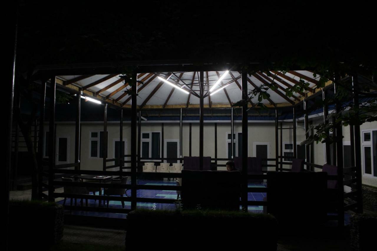Park Hostel أوش المظهر الخارجي الصورة