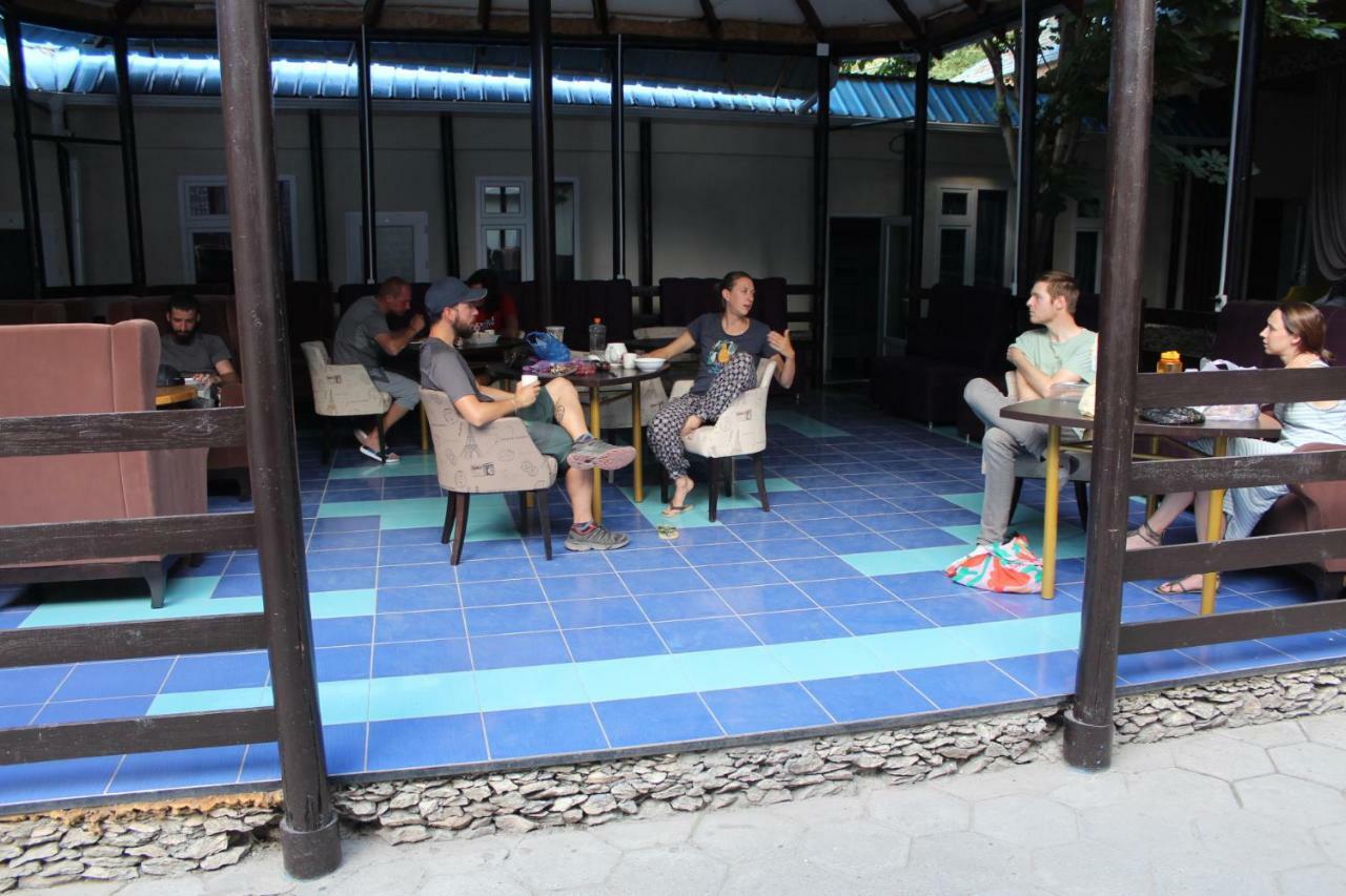 Park Hostel أوش المظهر الخارجي الصورة